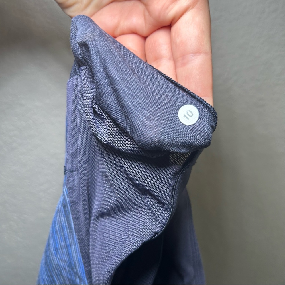 lululemon athletica Blue navy Tank Top women’s 10 active Athleisure gym workout - Picture 8 of 8